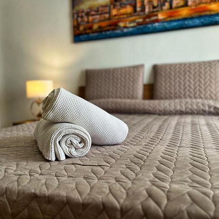 Charming Two Bedroom Apartment Pietà エクステリア 写真