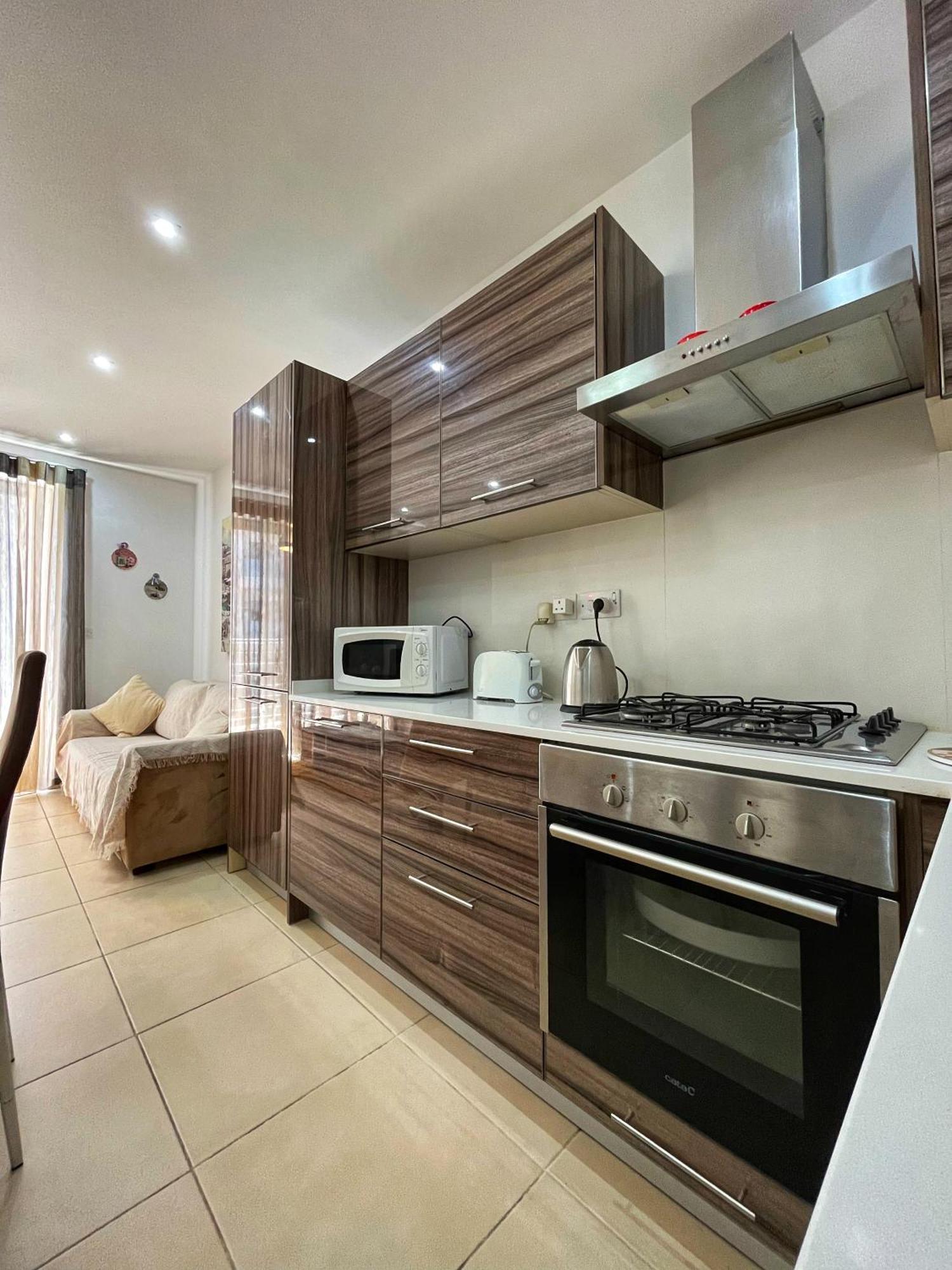 Charming Two Bedroom Apartment Pietà エクステリア 写真
