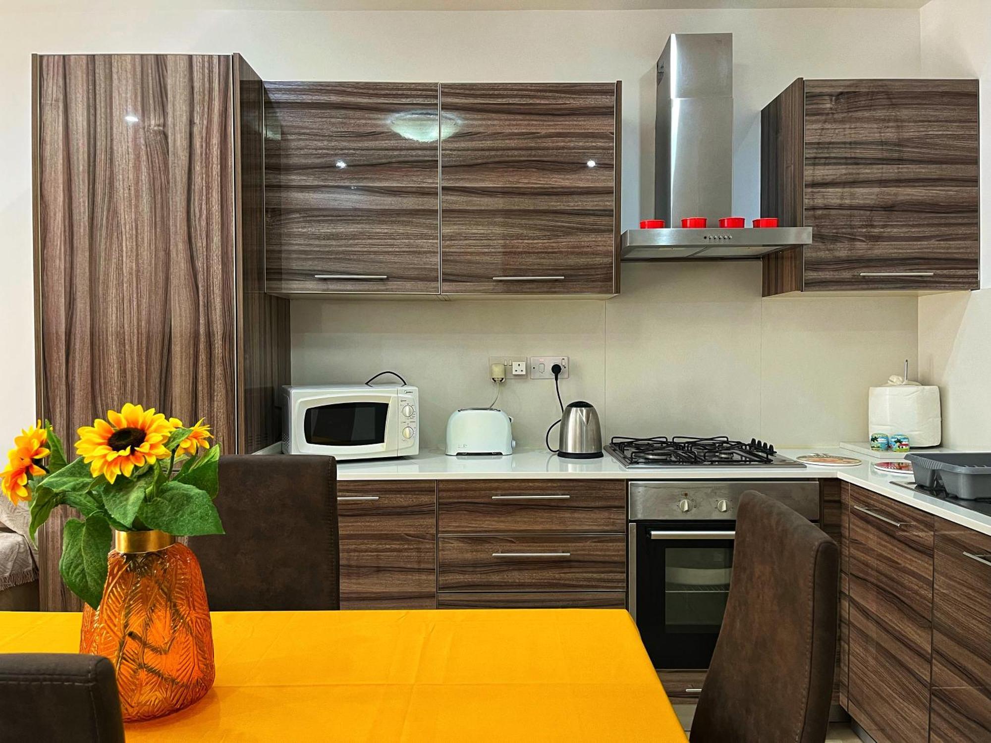 Charming Two Bedroom Apartment Pietà エクステリア 写真